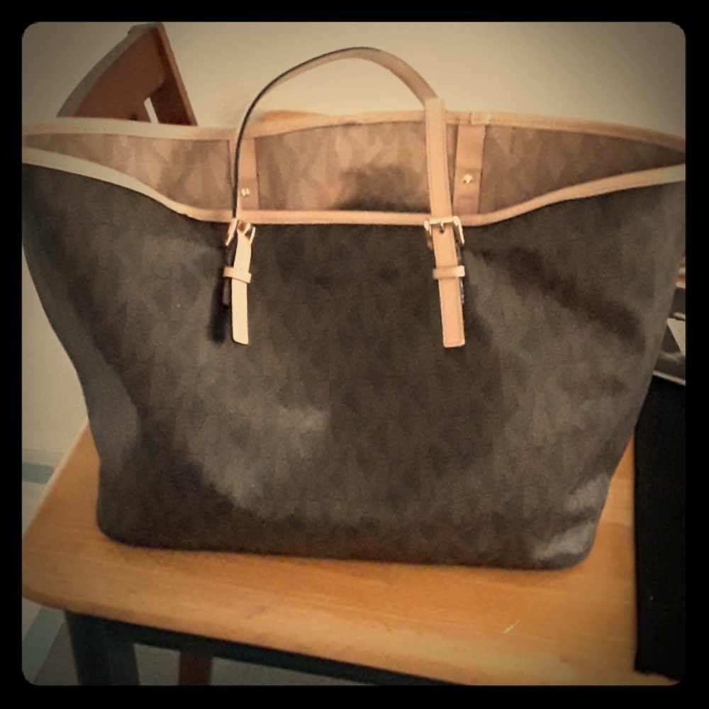 Michael Kors hand bag